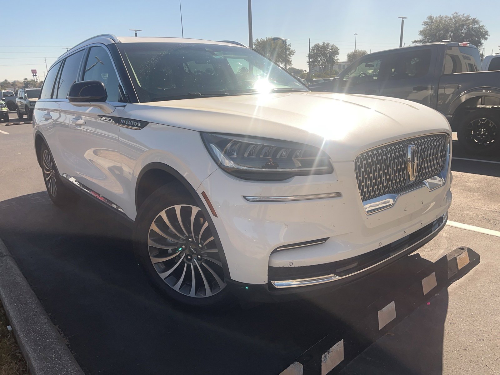 Used 2023 Lincoln Aviator Standard w/ Premium Package image 1