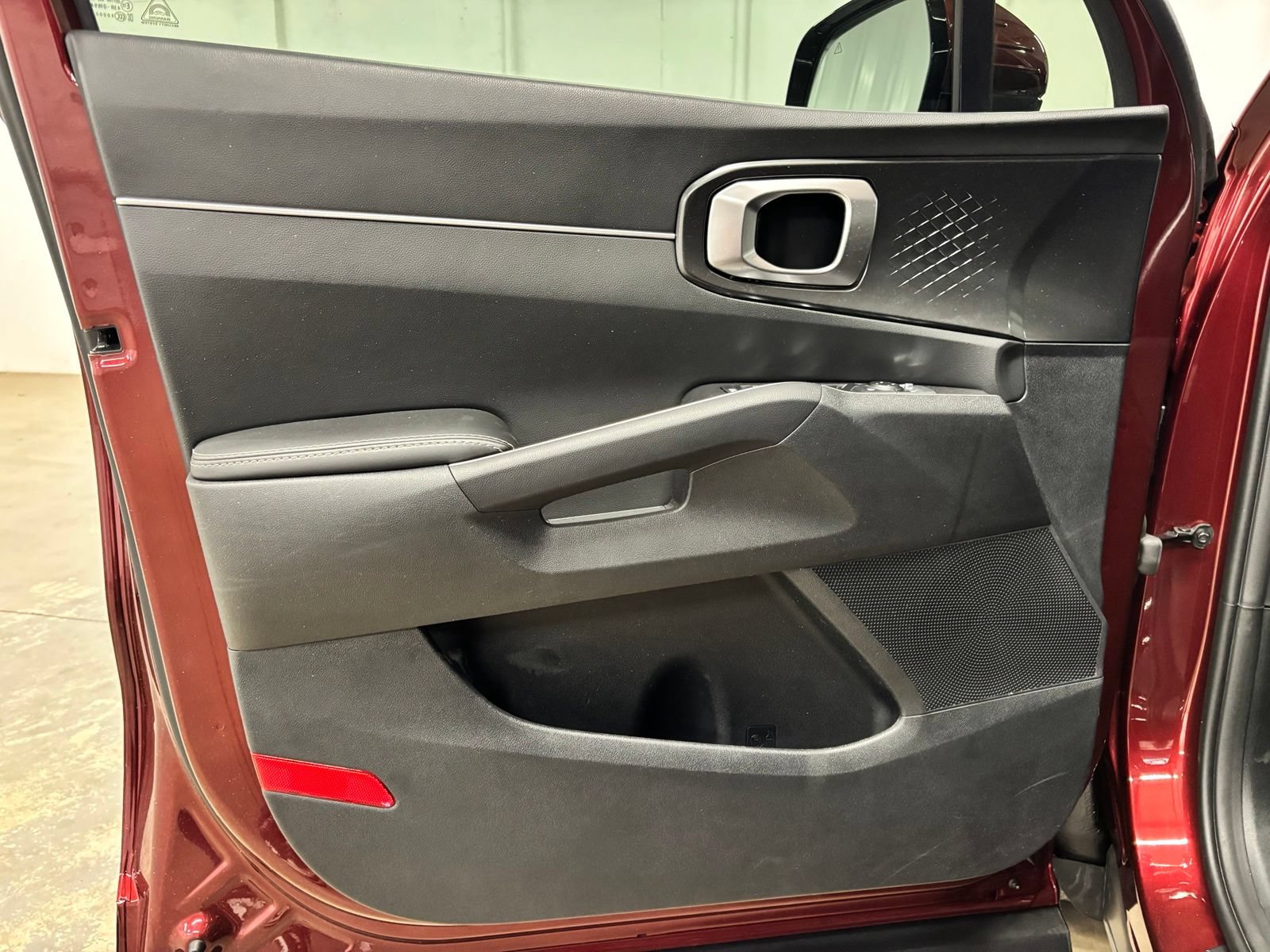 Used 2025 Kia Sorento LX FWD image 18