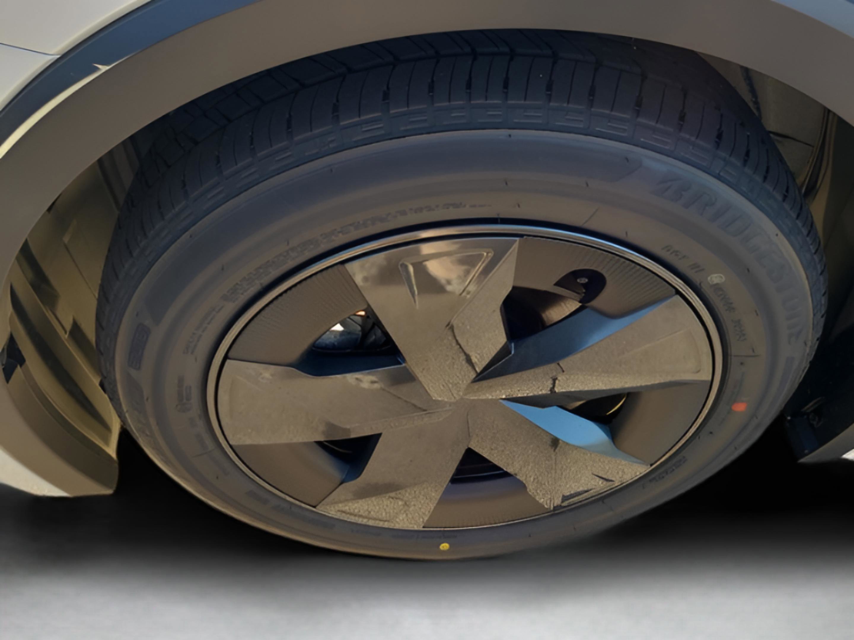 New 2026 Toyota Prius LE FWD image 29