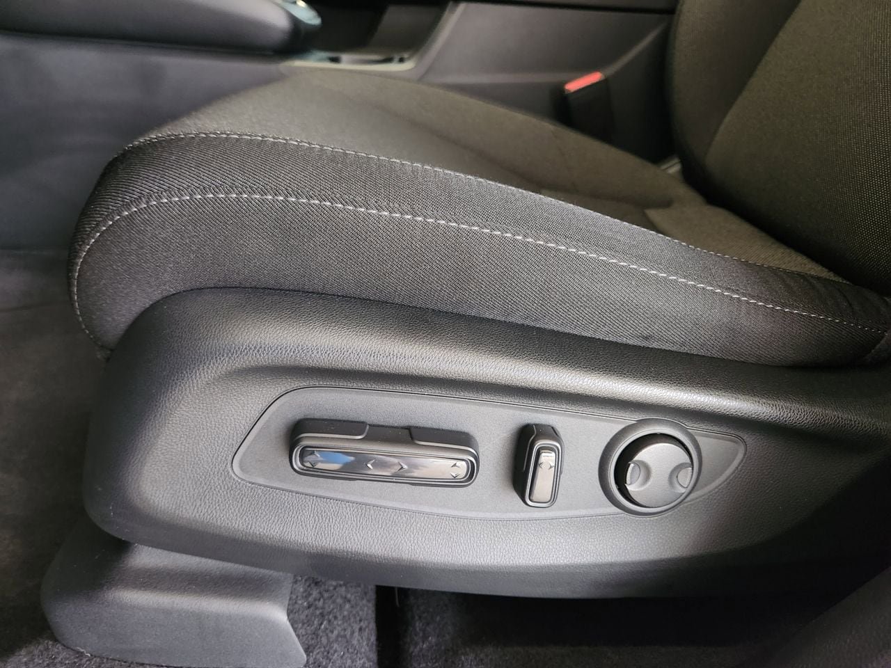 Used 2025 Honda CR-V EX image 23