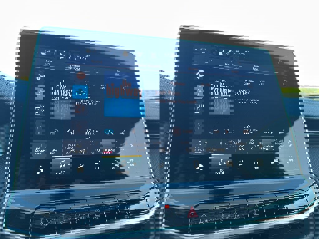 New 2026 Jeep Compass Latitude image 18