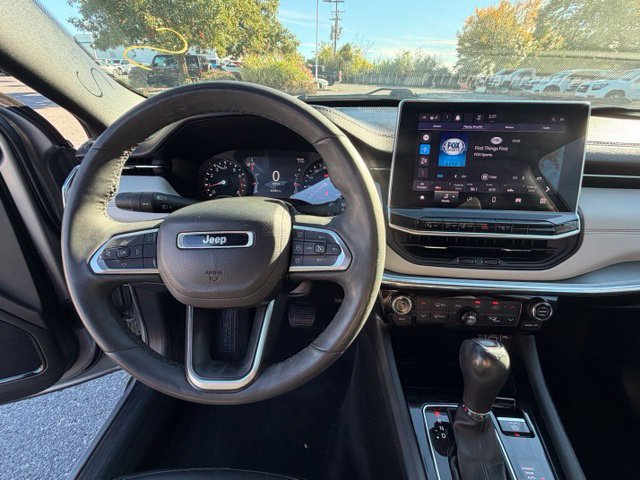 Used 2023 Jeep Compass Limited AWD/4WD image 6