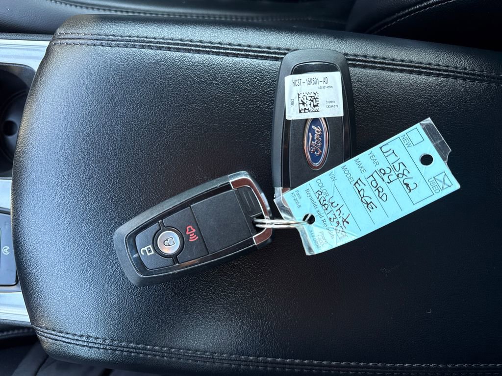 Used 2024 Ford Edge SEL image 37