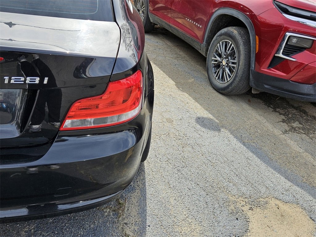 Used 2009 BMW 128i Coupe image 7