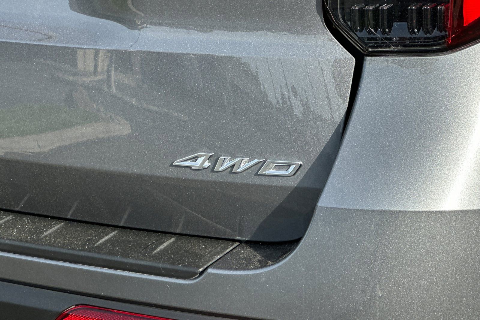 Used 2025 Ford Explorer ST-Line image 9