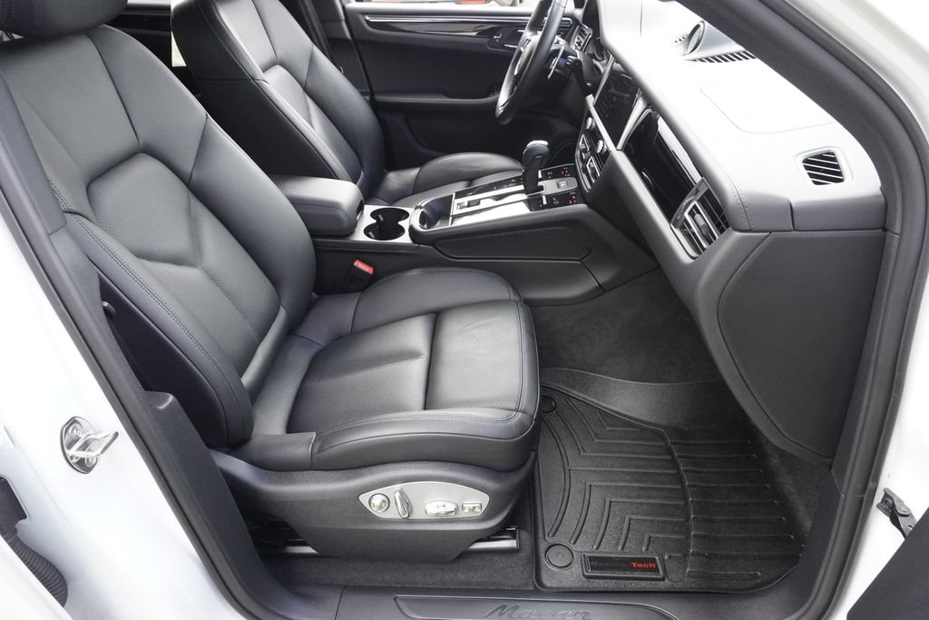 Used 2022 Porsche Macan AWD/4WD image 23