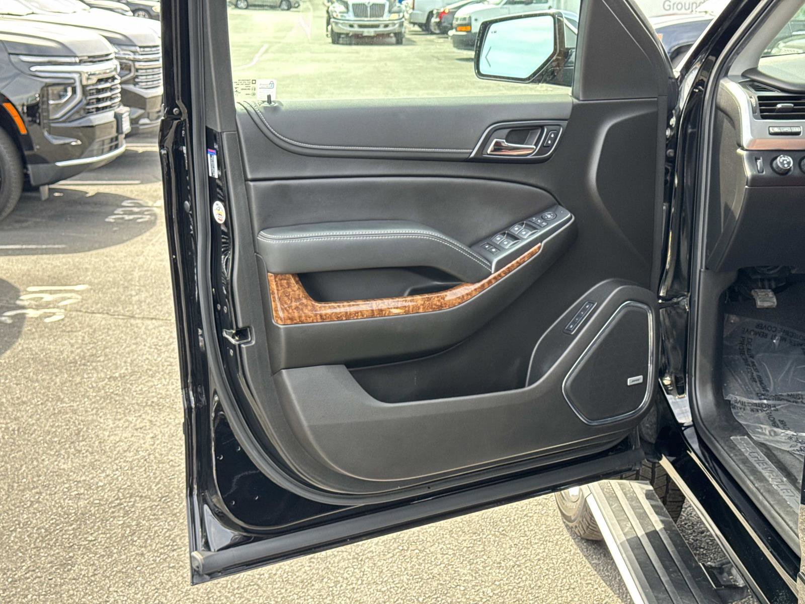 Used 2020 Chevrolet Tahoe Premier w/ Premier Plus Edition image 17