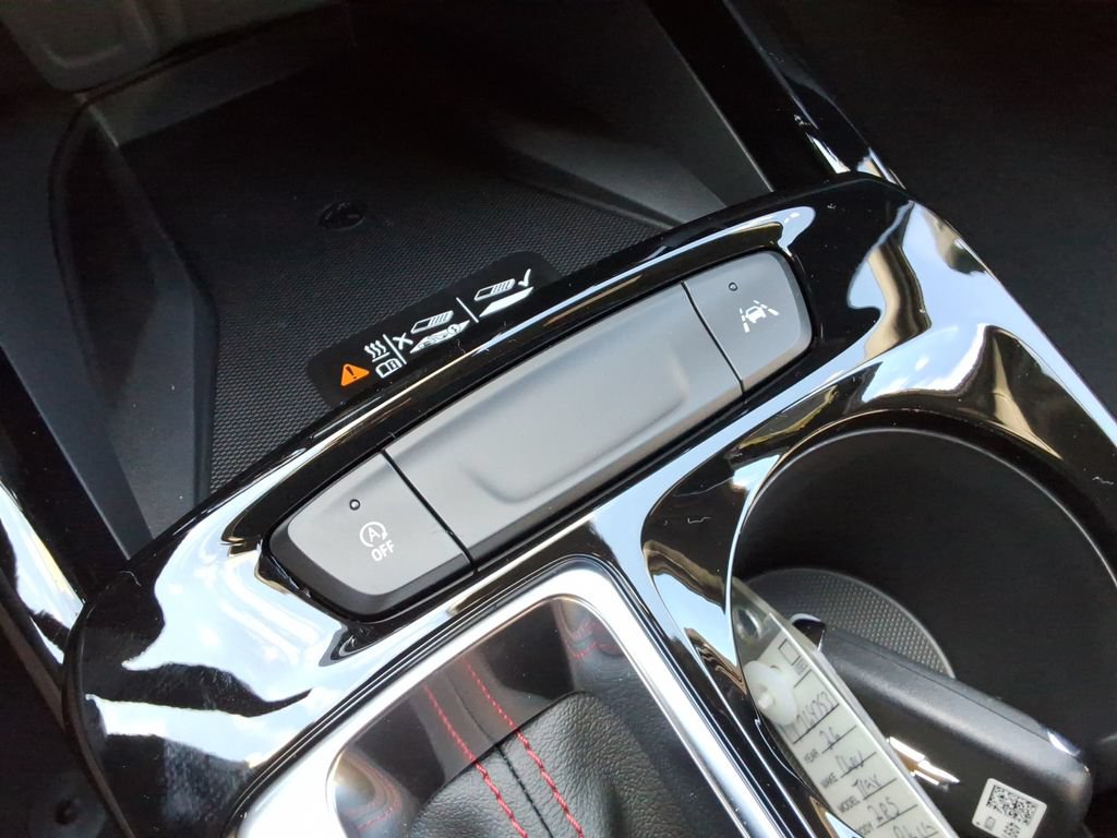 New 2026 Chevrolet Trax RS w/ Sunroof Package FWD image 32