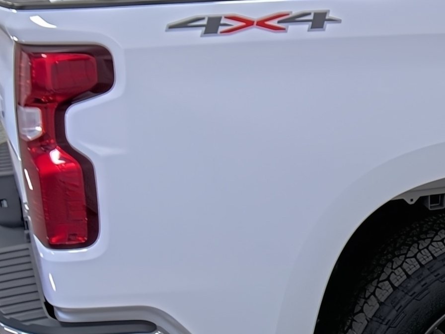 Used 2023 Chevrolet Silverado 1500 LT AWD/4WD image 13