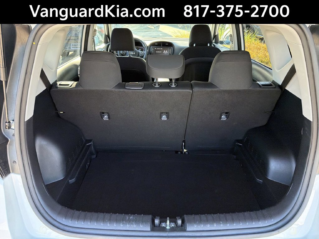 Certified 2025 Kia Soul LX w/ LX Technology Package FWD image 22