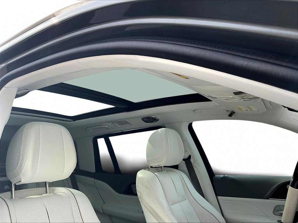 Used 2023 Mercedes-Benz Maybach GLS 600 4MATIC image 27