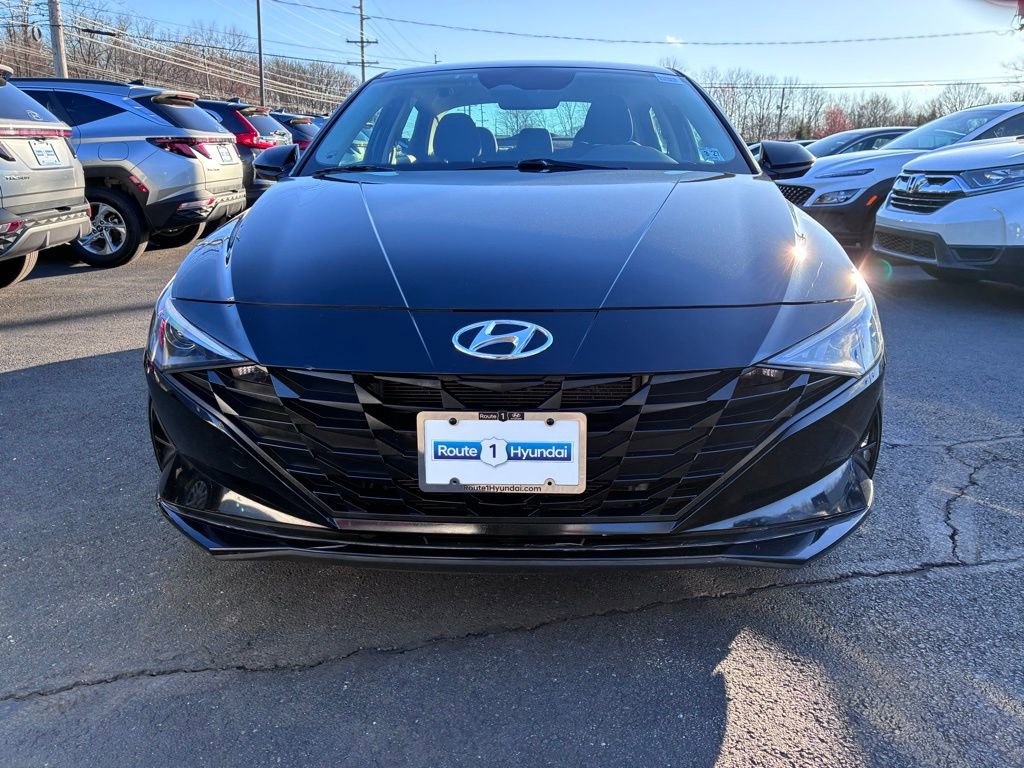 Used 2022 Hyundai Elantra Blue w/ Preferred Accessory Package image 2