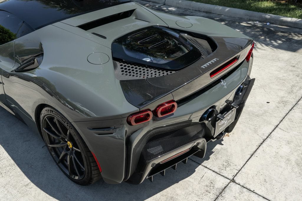 Used 2022 Ferrari SF90 Stradale AWD/4WD image 8