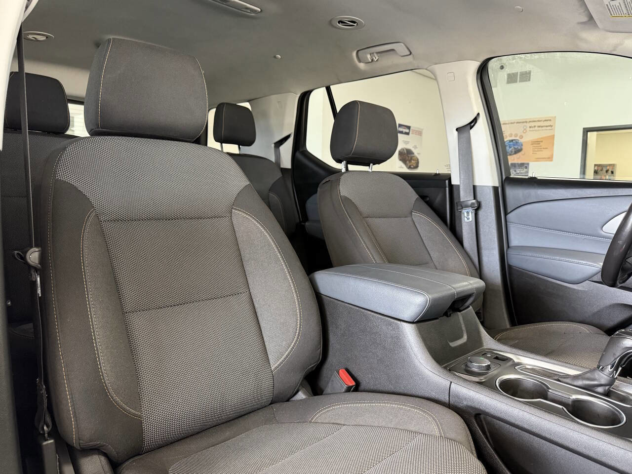 Used 2019 Chevrolet Traverse LT w/ LPO, Cargo Package FWD image 19