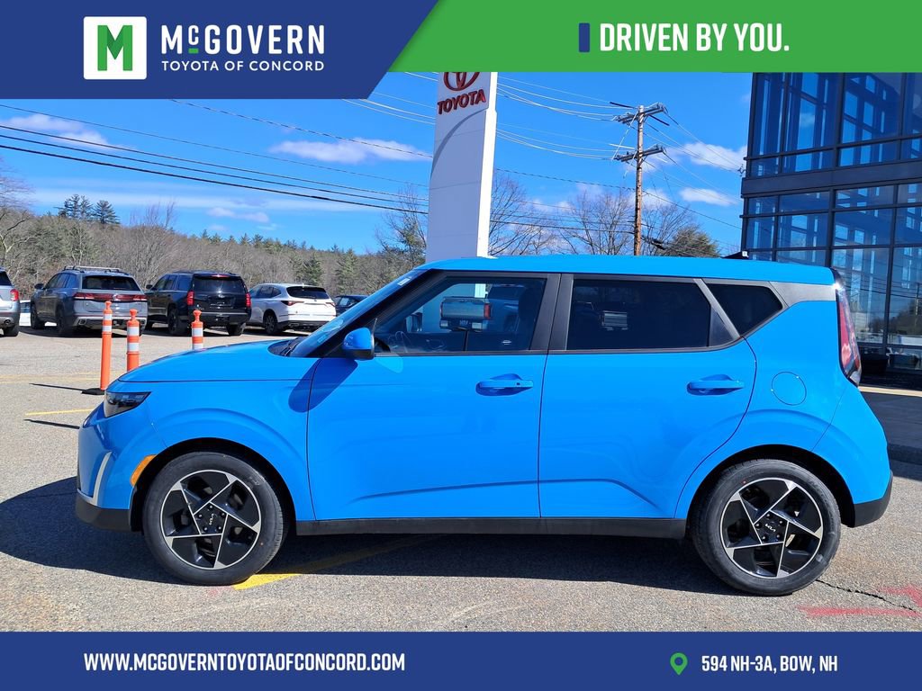 Used 2023 Kia Soul EX image 2