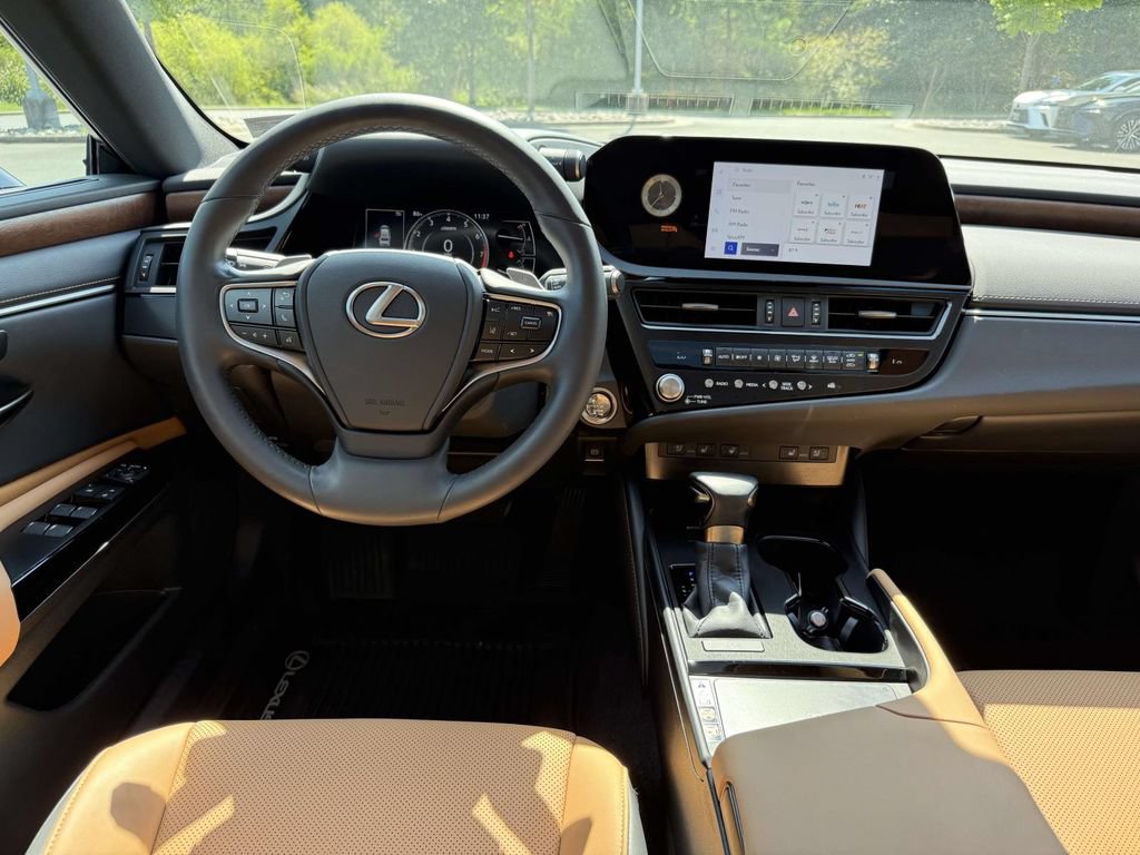 Used 2023 Lexus ES 350 w/ Premium Package FWD image 8