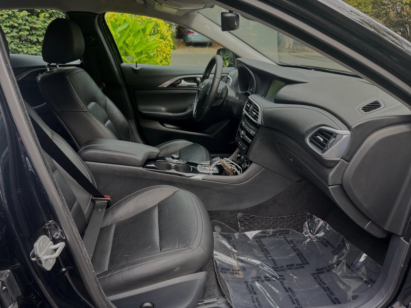 Used 2018 INFINITI QX30 FWD image 26