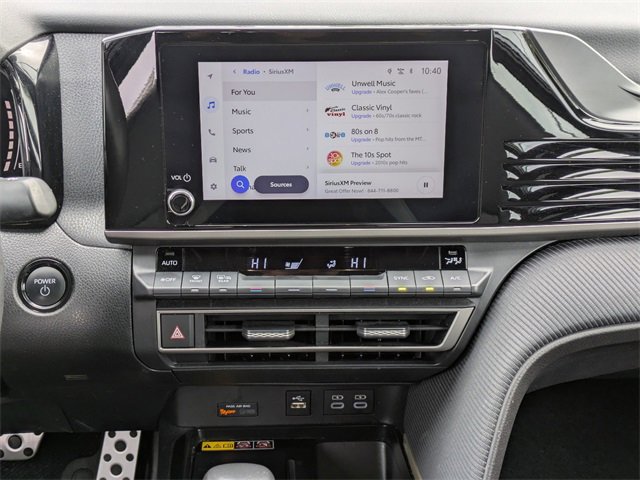 Used 2025 Toyota Camry SE image 18