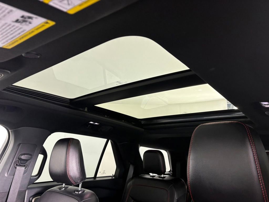 Certified 2023 Ford Explorer ST-Line w/ Class IV Trailer Tow Package image 25