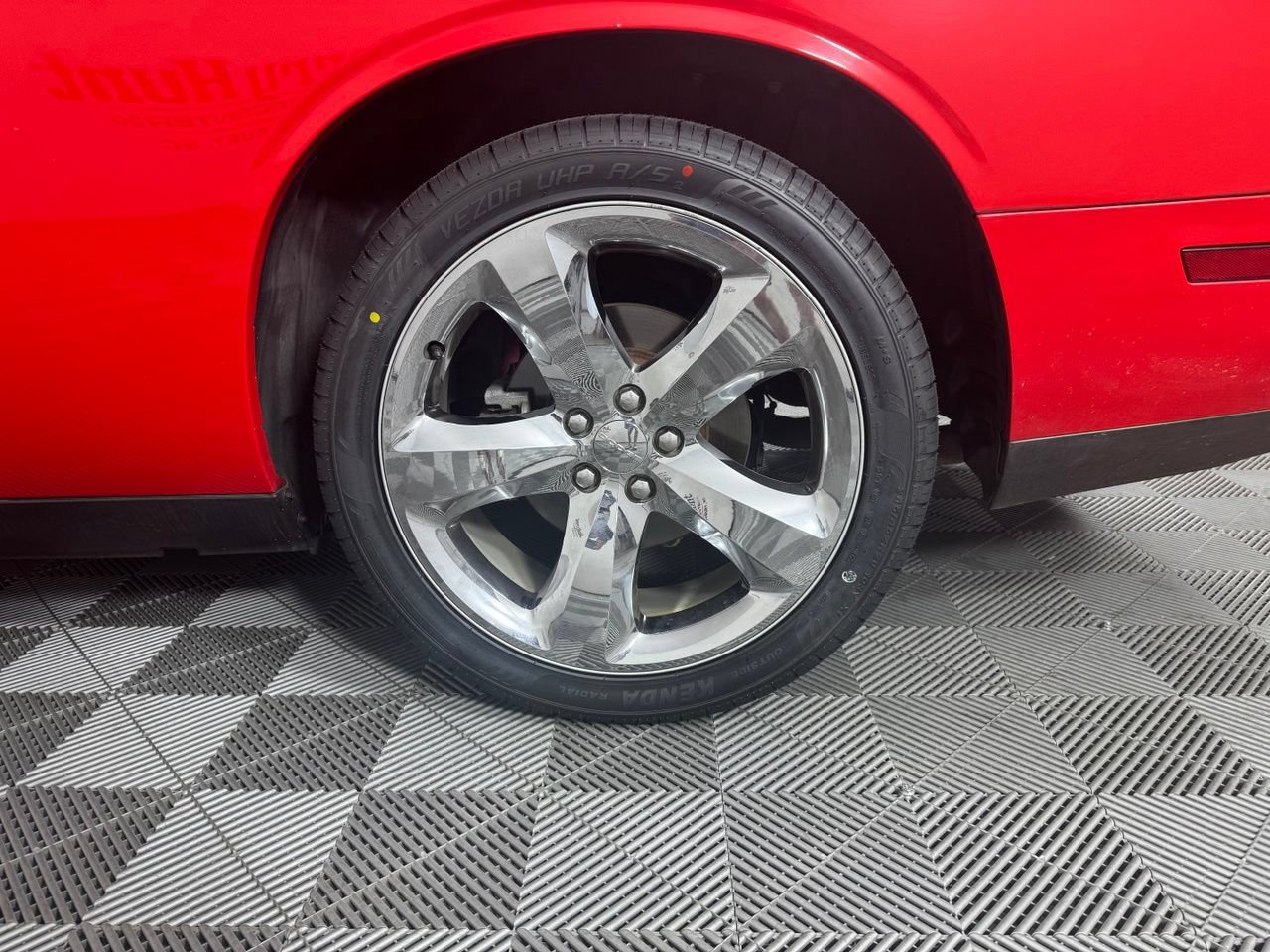 Used 2014 Dodge Challenger R/T RWD image 29