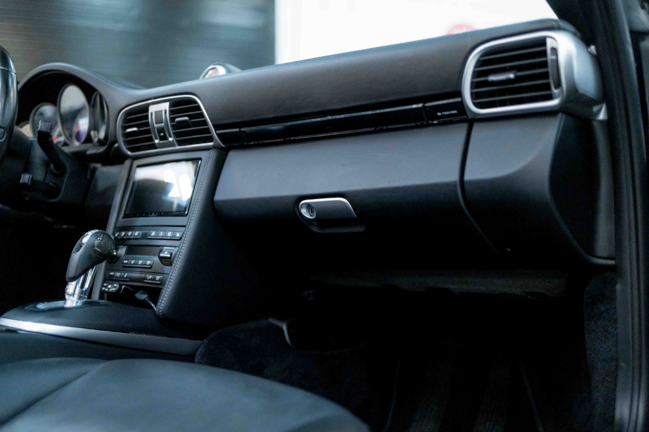 Used 2011 Porsche 911 Turbo S image 48