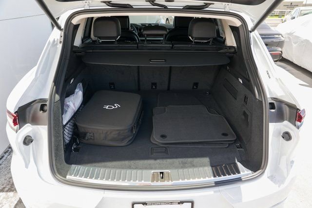 New 2025 Porsche Cayenne Turbo image 25