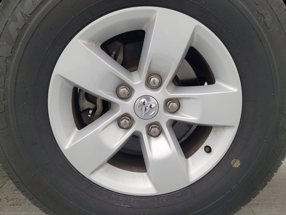 Used 2019 RAM 1500 Express RWD image 31
