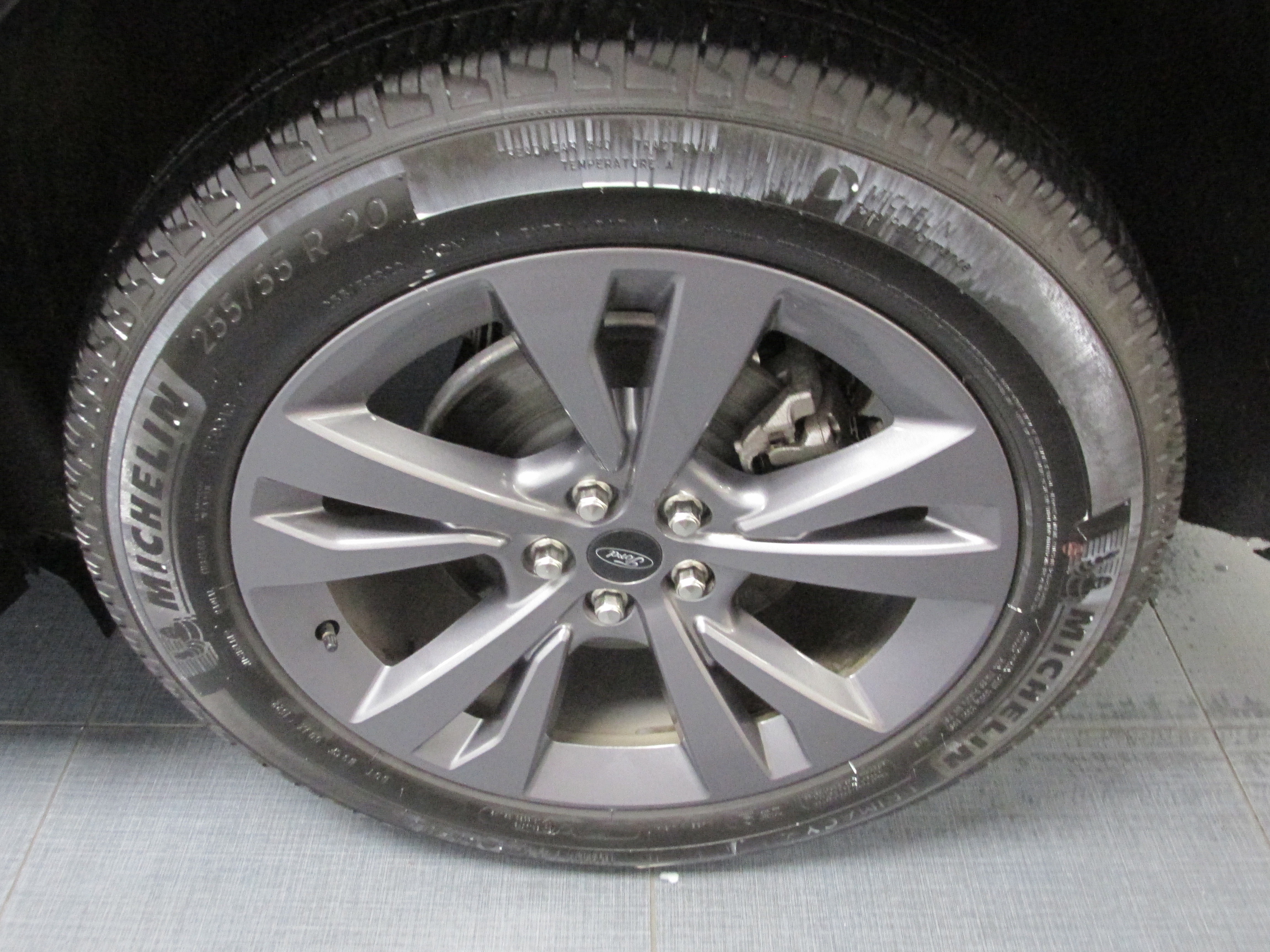 Used 2022 Ford Explorer XLT w/ Equipment Group 202A image 13