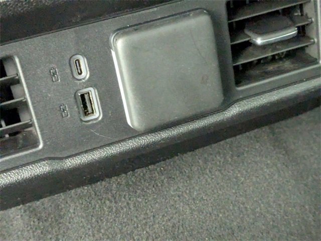 Certified 2025 GMC Sierra 1500 SLT image 25