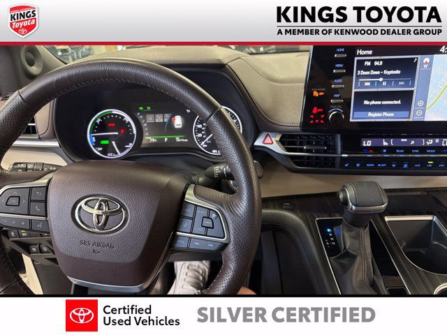Used 2022 Toyota Sienna Platinum FWD image 23