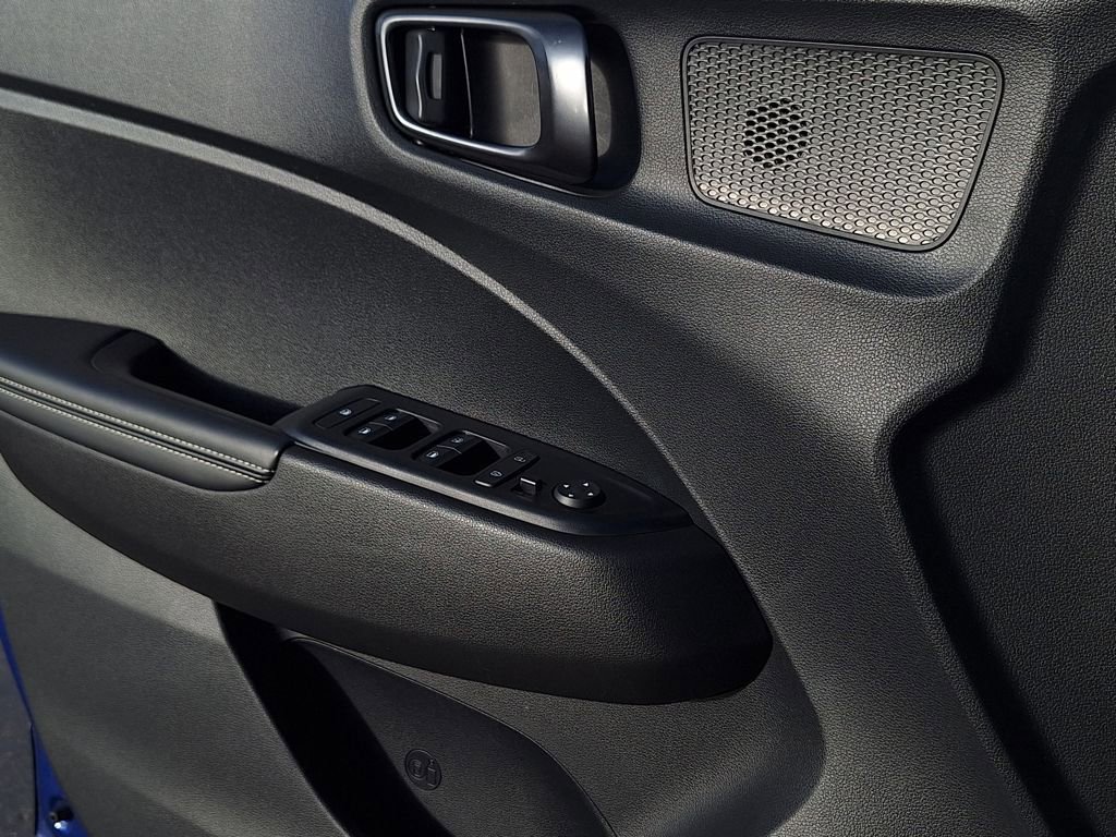 Certified 2023 Hyundai Venue Limited image 9