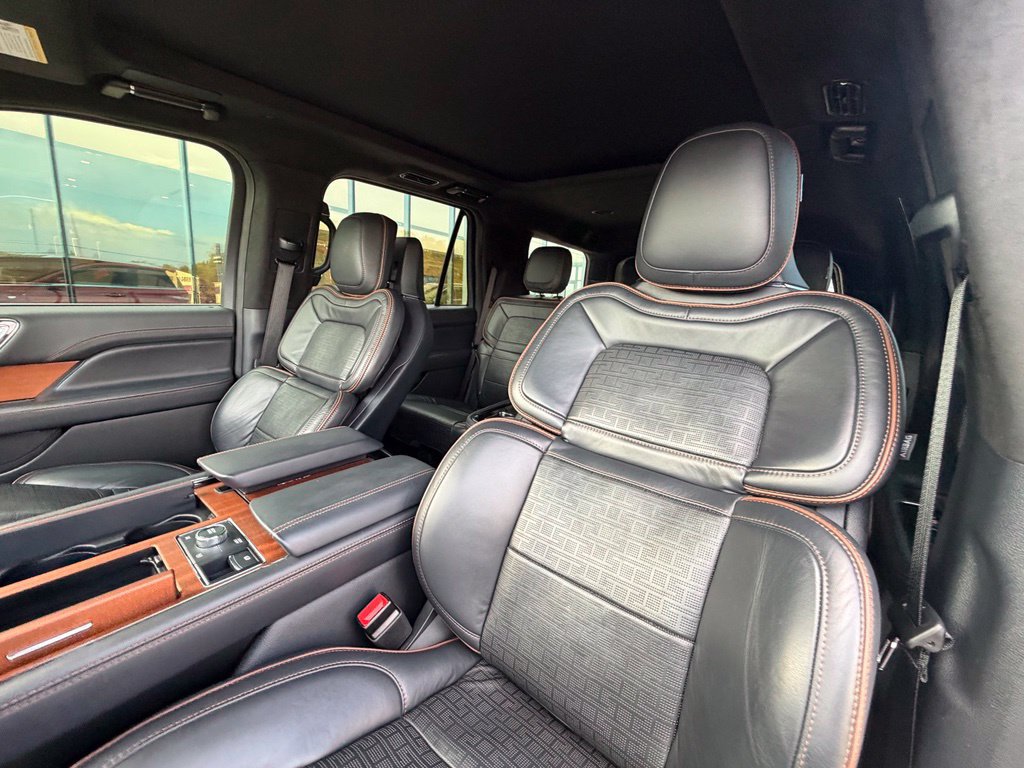 Used 2024 Lincoln Navigator Black Label AWD/4WD image 15