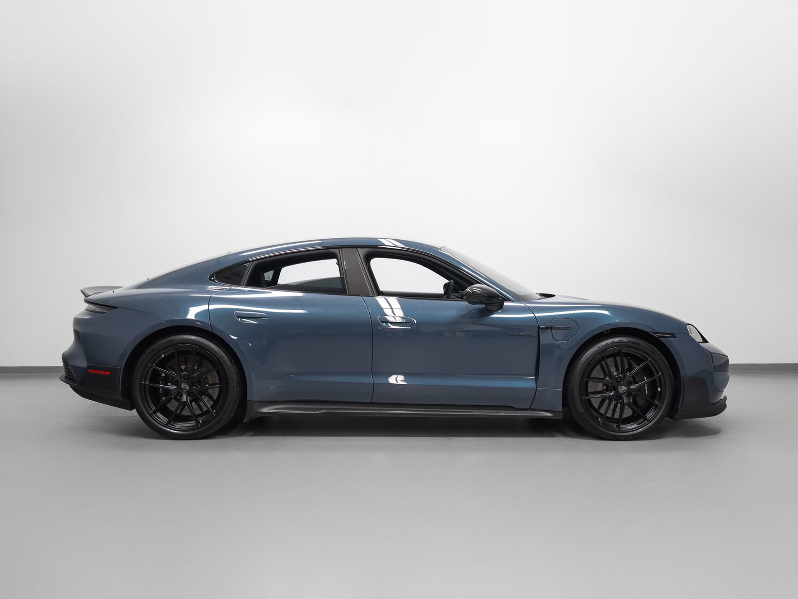 Certified 2025 Porsche Taycan Turbo GT AWD/4WD image 13