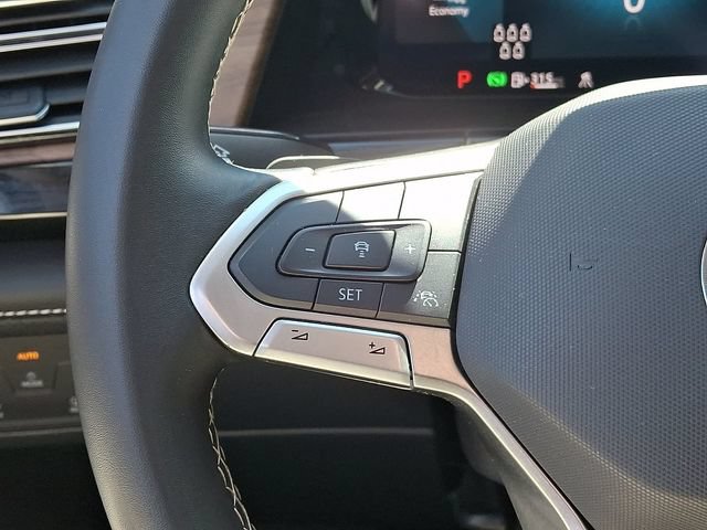 Used 2025 Volkswagen Atlas SE AWD/4WD image 23