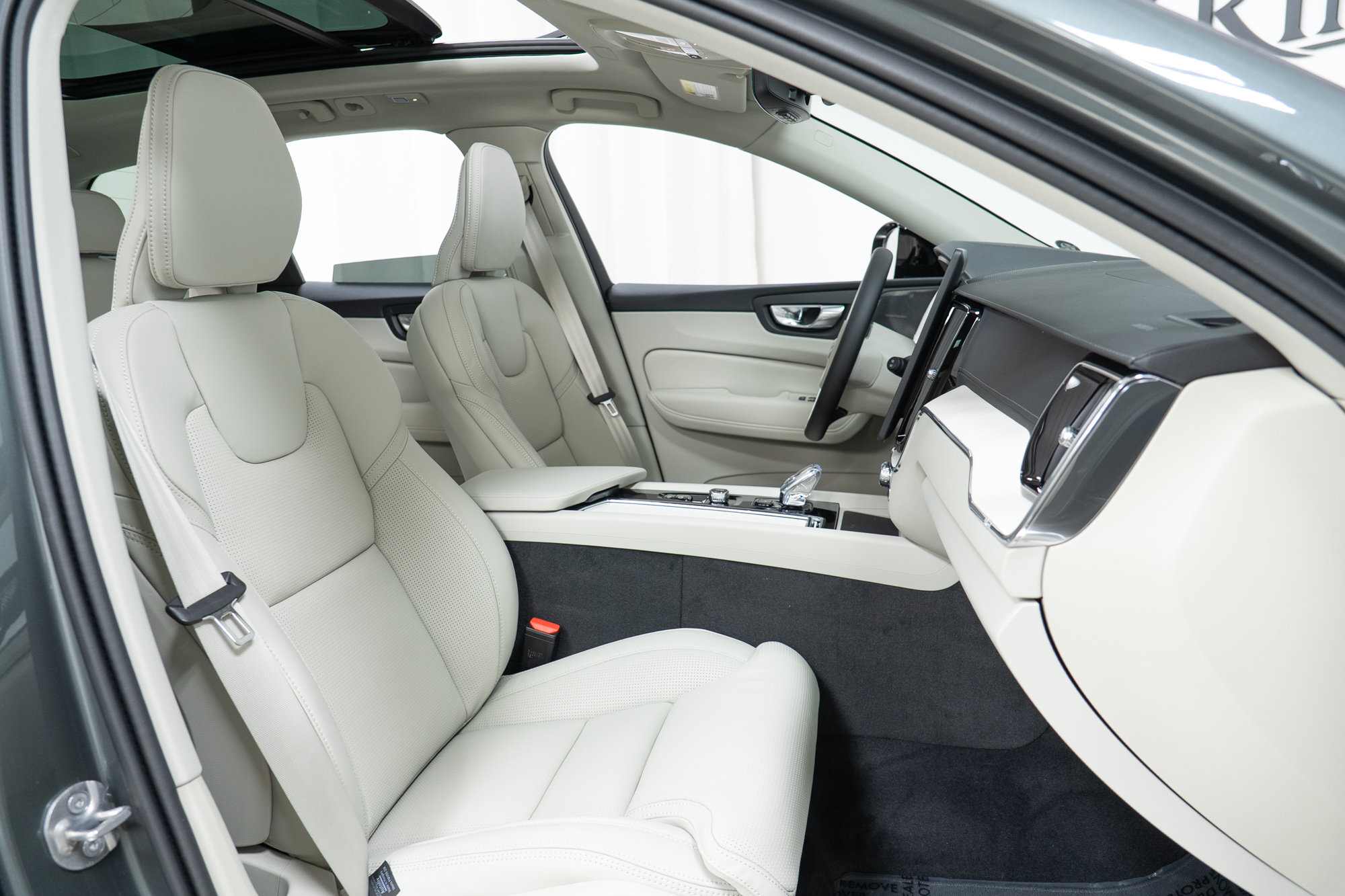 New 2027 Volvo XC60 B5 Ultra AWD/4WD image 22