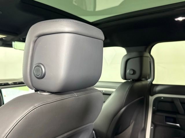 New 2026 Land Rover Defender 110 X-Dynamic SE AWD/4WD image 25