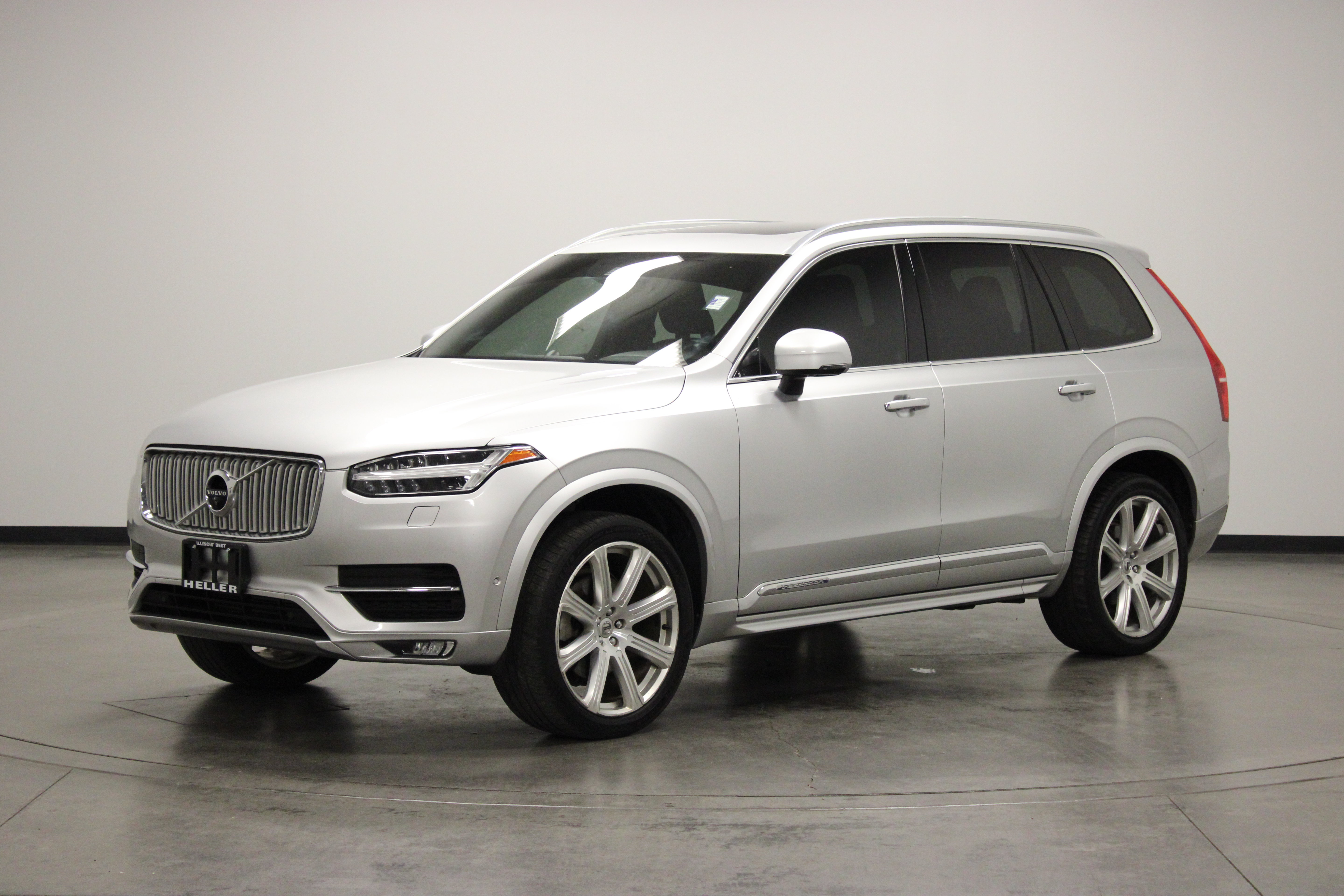 Used 2018 Volvo XC90 T6 Inscription w/ Convenience Package AWD/4WD image 4