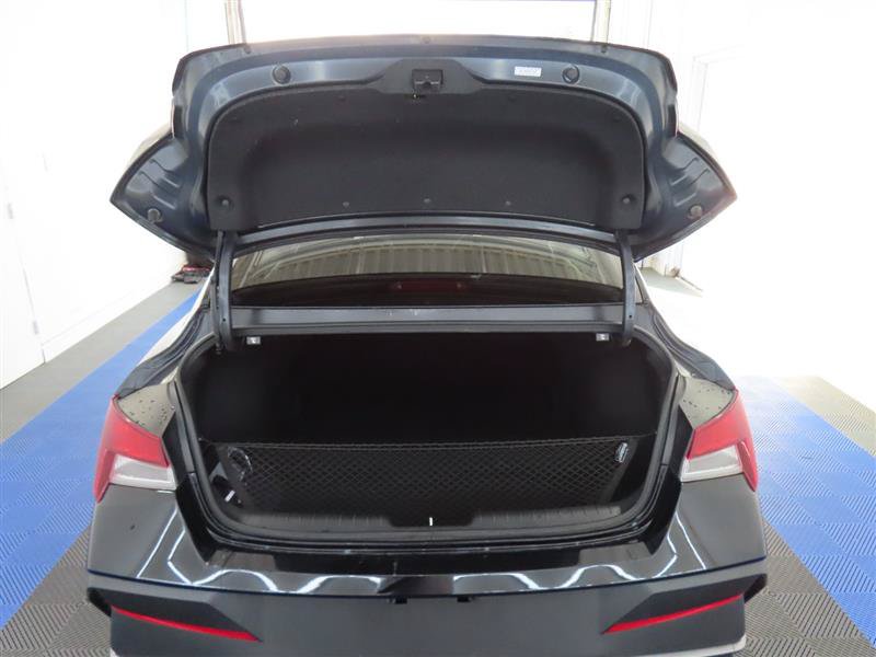 Used 2024 Hyundai Elantra SE FWD image 12