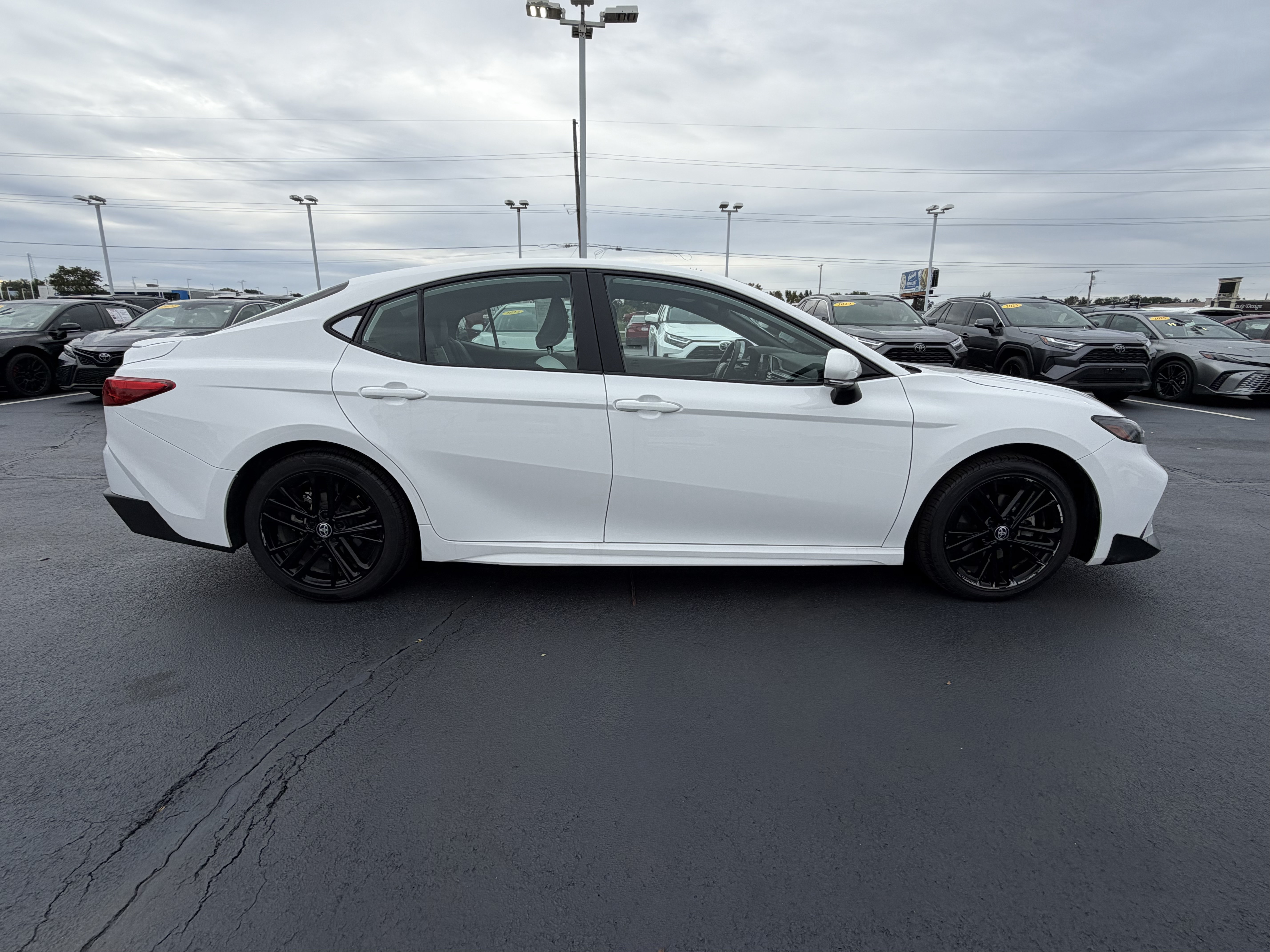 Certified 2025 Toyota Camry SE FWD image 9