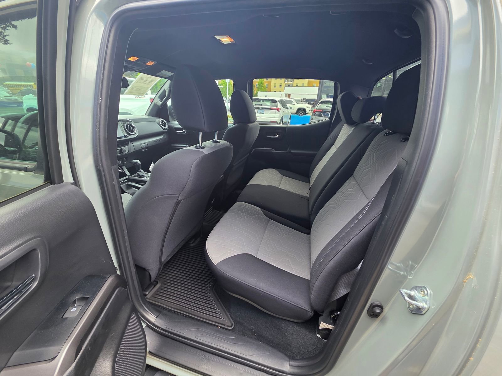 Used 2023 Toyota Tacoma TRD Off-Road w/ Technology Package AWD/4WD image 13