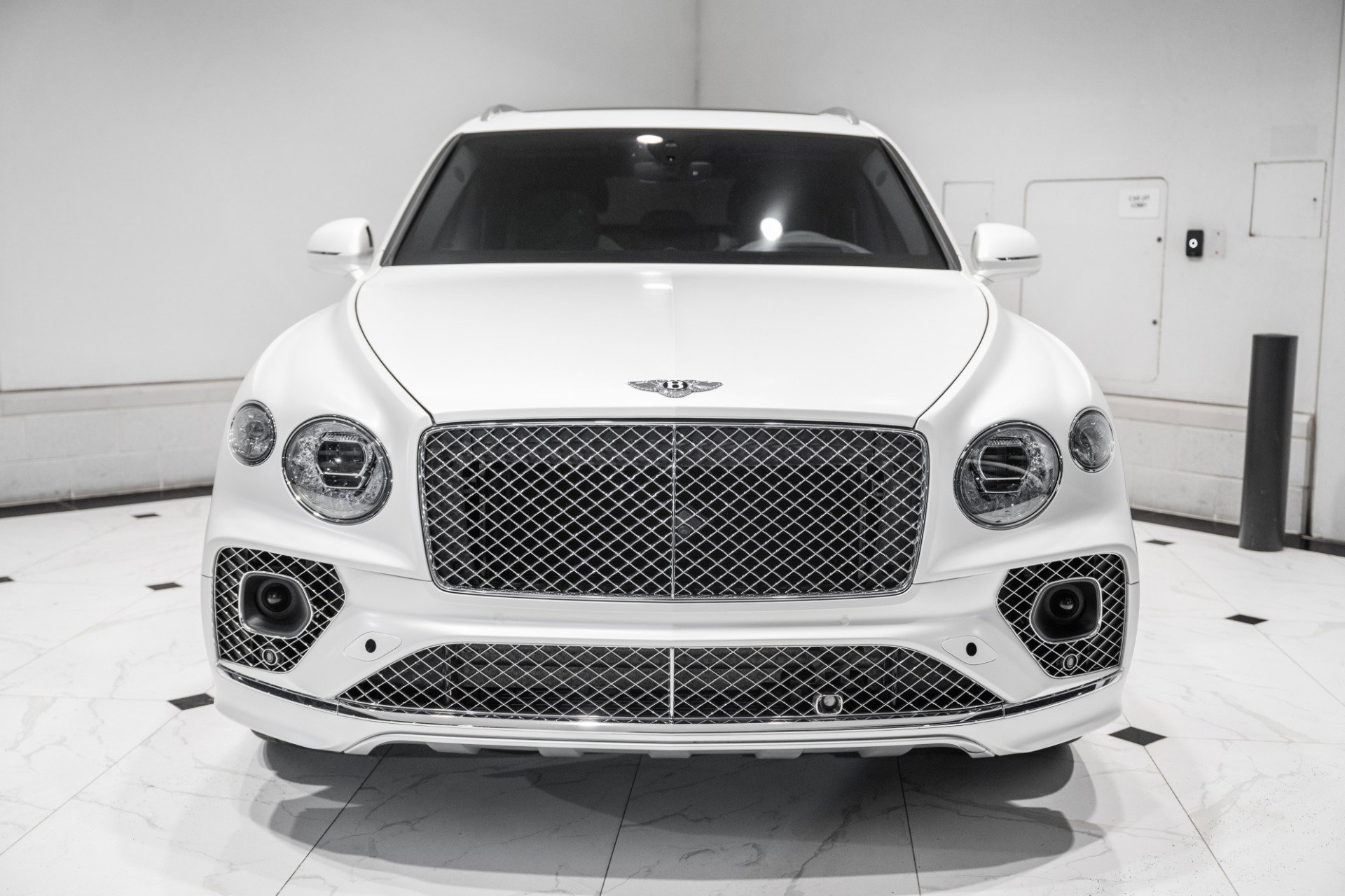 Used 2023 Bentley Bentayga image 8