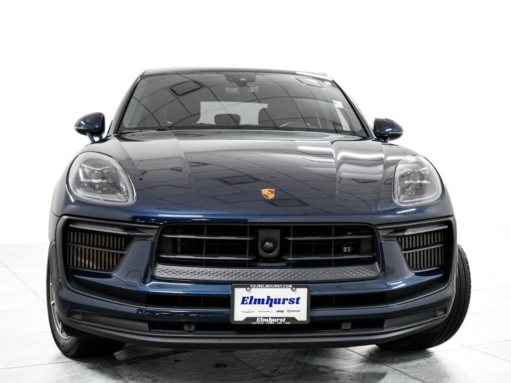 Used 2023 Porsche Macan S AWD/4WD image 3