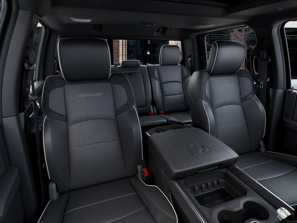 New 2026 RAM 2500 Laramie AWD/4WD image 16