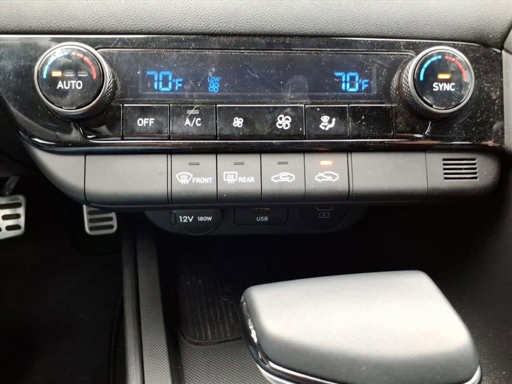 Used 2025 Hyundai Elantra Sport image 23