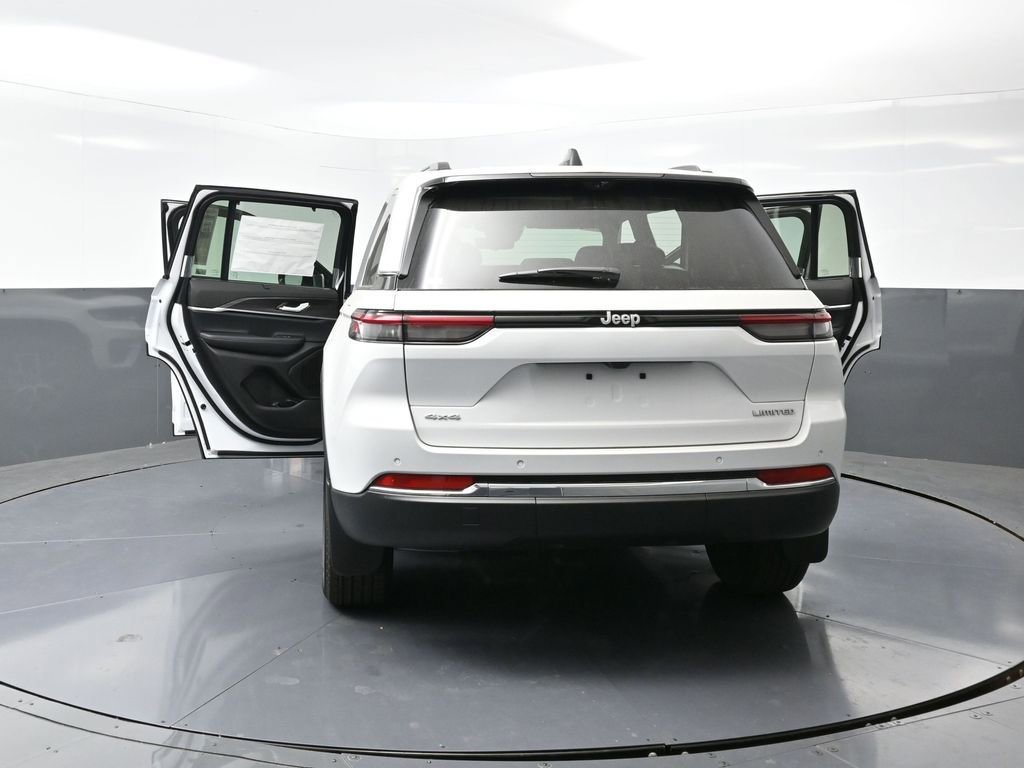 New 2025 Jeep Grand Cherokee Limited w/ Luxury Tech Group II image 43
