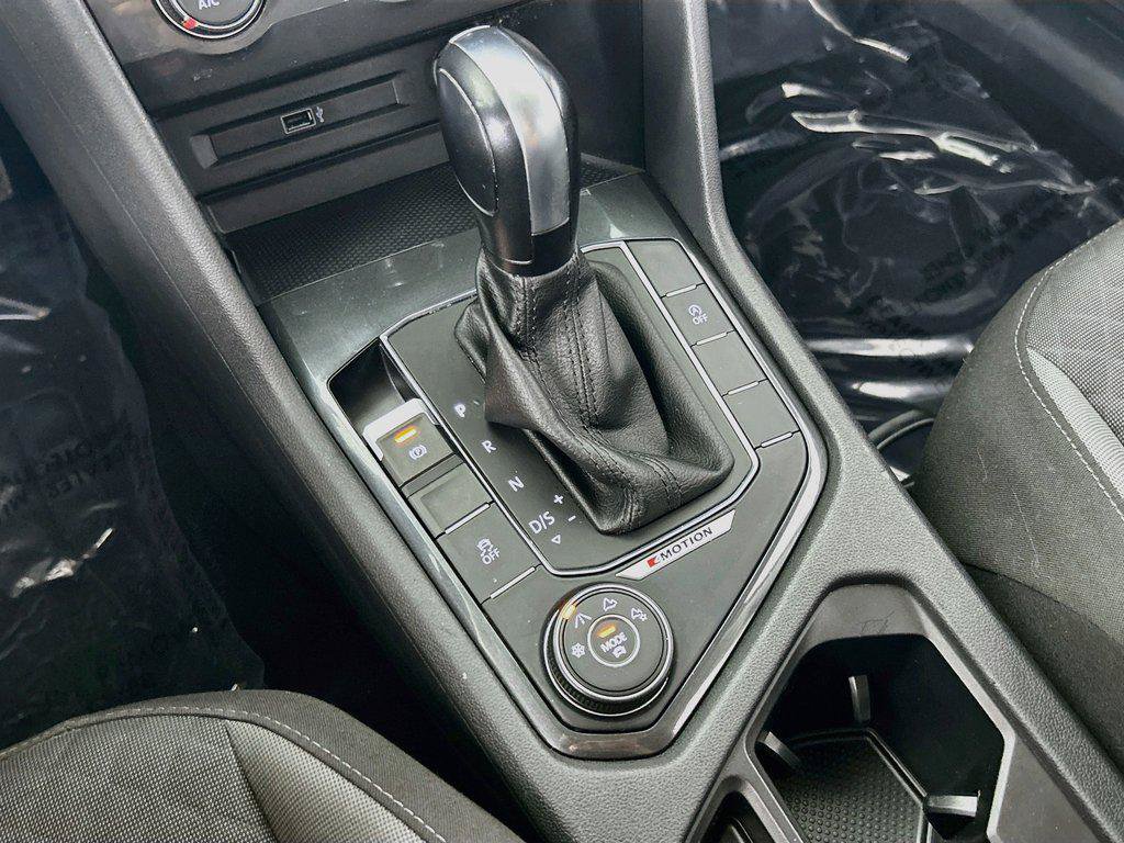 Used 2018 Volkswagen Tiguan S AWD/4WD image 16