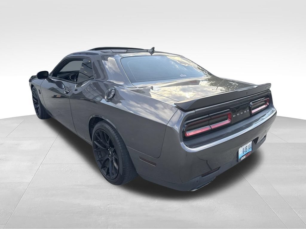 Used 2018 Dodge Challenger R/T Scat Pack w/ Dynamics Package RWD image 9