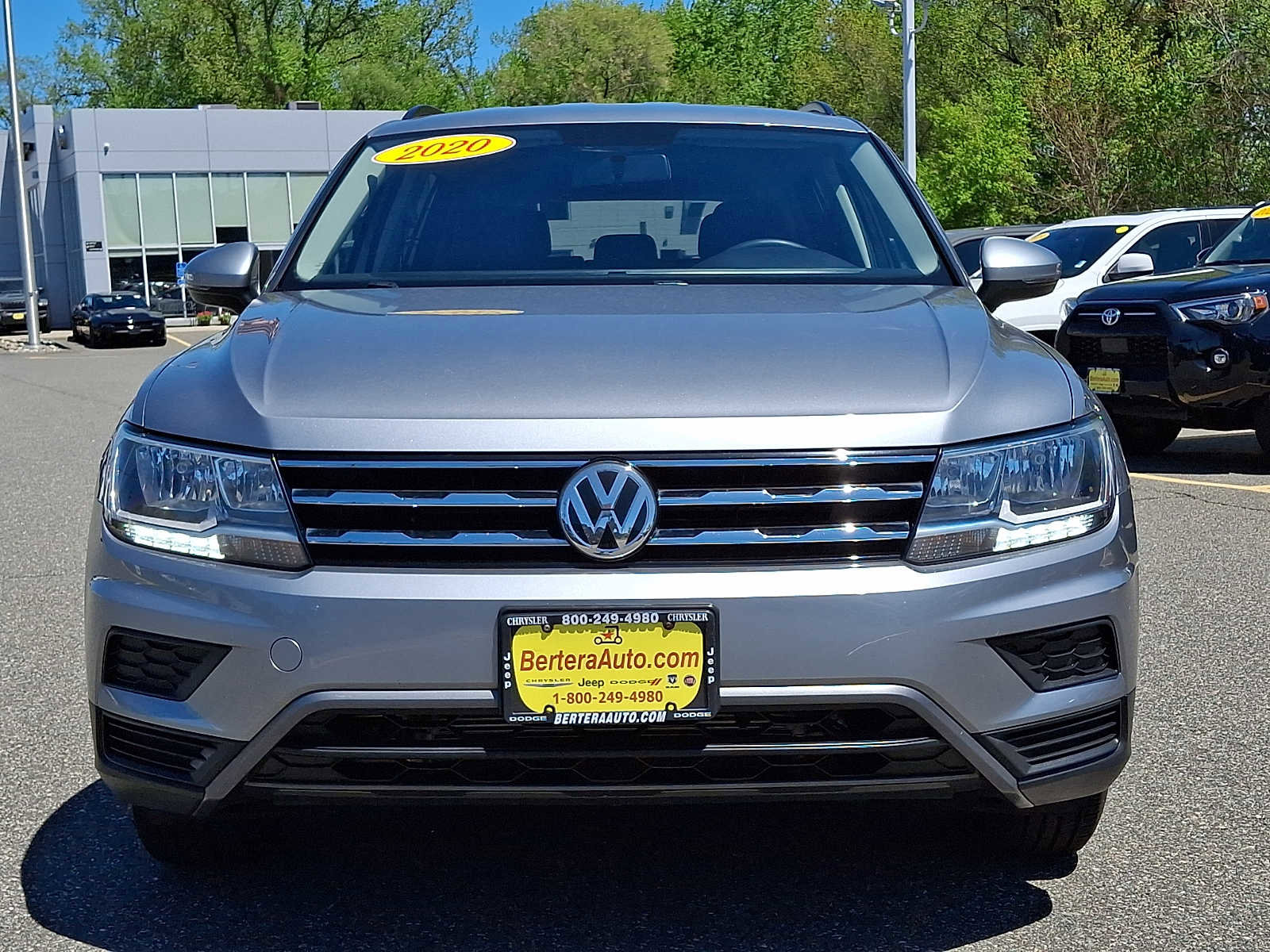 Used 2020 Volkswagen Tiguan S FWD image 2