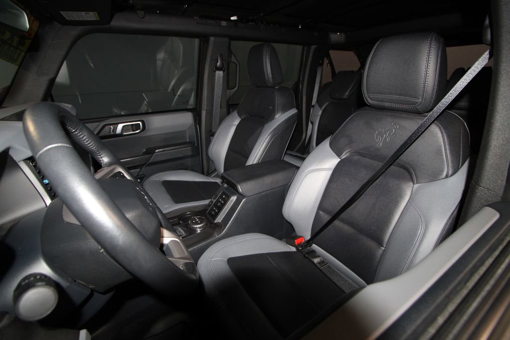 Used 2024 Ford Bronco Black Diamond image 4