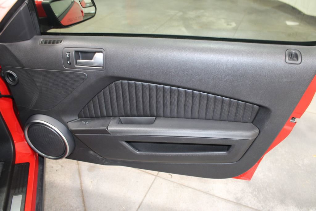 Used 2011 Ford Mustang Shelby GT500 w/ SVT Performance Pkg RWD image 29